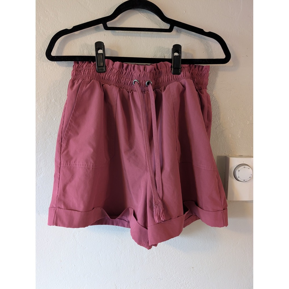 Danskin lightweight shorts womens sz‎ M